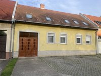 Eladó családi ház, Kecskeméten 125 M Ft, 7 szobás