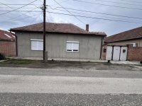 Eladó családi ház, Kiskunfélegyházán 20 M Ft, 2 szobás