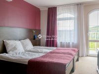 Eladó hotel, Dédestapolcsányban 525.2 M Ft, 21 szobás