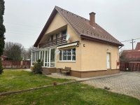 Eladó családi ház, Bugyin 82.9 M Ft, 4 szobás