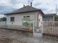 Eladó családi ház, Izsákon 25.9 M Ft, 3 szobás