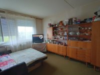 Eladó panellakás, Győrött 27 M Ft, 1 szobás