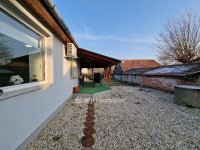 Eladó családi ház, Szirmabesenyőn 118 M Ft, 5+2 szobás