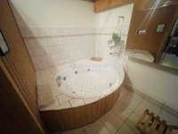 Eladó családi ház, Egerben 150 M Ft, 9 szobás