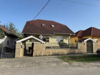 Eladó családi ház, Százhalombattán 129.9 M Ft, 6 szobás