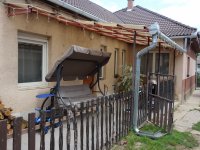 Eladó családi ház, Valkón 49.5 M Ft, 4 szobás