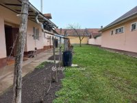 Eladó családi ház, Hajdúböszörményen 30 M Ft, 2 szobás