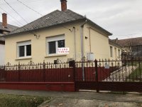 Eladó téglalakás, Petriventén 25.5 M Ft, 4 szobás