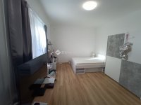 Eladó sorház, Cegléden, Pesti úton 19.9 M Ft, 1 szobás
