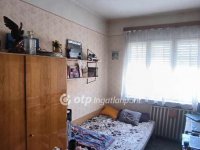 Eladó családi ház, Gyulán 23.5 M Ft, 3 szobás