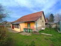 Eladó családi ház, Zsámbokon 28 M Ft, 3 szobás