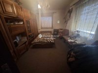 Eladó családi ház, Farmoson 32 M Ft, 7 szobás