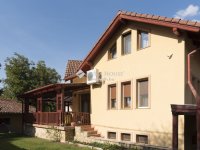 Eladó családi ház, Gödön 225 M Ft, 7 szobás