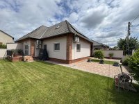 Eladó ikerház, Szigetszentmiklóson 93.99 M Ft, 5 szobás