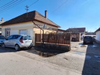 Eladó családi ház, Vecsésen 79.9 M Ft, 9 szobás