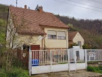 Eladó családi ház, Pécsett 59.5 M Ft, 3 szobás