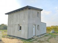 Eladó családi ház, Baracskán 26 M Ft, 3 szobás