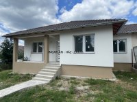 Eladó családi ház, Csörögön 64.9 M Ft, 4 szobás