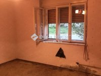 Eladó családi ház, Törtelen 13.9 M Ft, 2 szobás