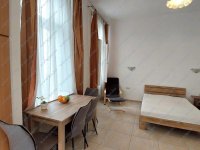 Kiadó téglalakás, albérlet, V. kerületben 200 E Ft / hó