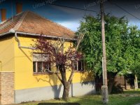Eladó családi ház, Törökszentmiklóson 28 M Ft, 2 szobás