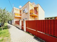 Eladó családi ház, Békéscsabán 68 M Ft, 9 szobás