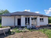 Eladó családi ház, Bicskén 98 M Ft, 5 szobás