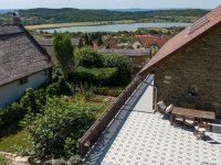 Eladó családi ház, Tihanyban 360 M Ft, 7 szobás