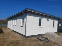 Eladó családi ház, Kecskeméten 62 M Ft, 4+1 szobás