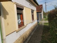 Eladó családi ház, Cegléden 24 M Ft, 2 szobás
