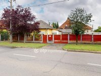 Eladó családi ház, Nyírbátorban 30 M Ft, 2 szobás
