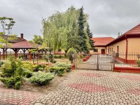 Eladó hotel, Nyársapáton 250 M Ft, 11+1 szobás