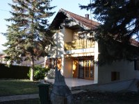 Kiadó családi ház, albérlet, Nagykovácsiban 688 E Ft / hó