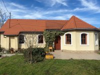 Eladó családi ház, Gödön 86.49 M Ft, 4 szobás