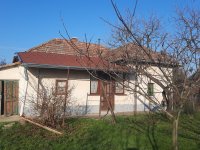 Eladó családi ház, Tiszavárkonyban, Széchenyi úton 12 M Ft