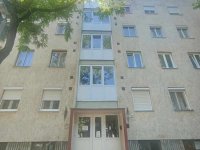 Eladó téglalakás, Komlón 19.9 M Ft, 1+2 szobás