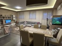 Eladó családi ház, Szarvason 135 M Ft, 8 szobás
