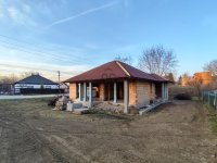 Eladó családi ház, Velencén 99.9 M Ft, 4 szobás