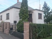 Eladó családi ház, Bábolnán 43.9 M Ft, 3 szobás