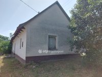 Eladó családi ház, Akasztón, Szent István utcában 3.5 M Ft