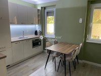 Eladó téglalakás, Pécsett 42 M Ft, 1 szobás