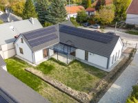 Eladó családi ház, Biatorbágyon 245 M Ft, 5 szobás