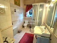 Eladó családi ház, Szentendrén 197.9 M Ft, 6 szobás