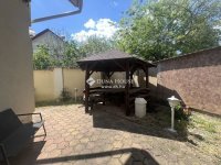 Eladó családi ház, Szegeden 160 M Ft, 4+1 szobás