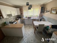 Eladó családi ház, Komáromban 85.9 M Ft, 4 szobás