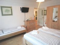 Eladó hotel, Cserszegtomajon 119 M Ft, 5 szobás