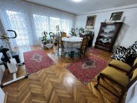 Eladó családi ház, Arlón 29.9 M Ft, 5 szobás