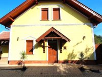 Eladó családi ház, Dabason 225 M Ft, 7 szobás