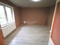 Eladó családi ház, Sárisápon 35.9 M Ft, 4 szobás