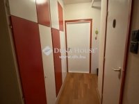 Eladó panellakás, Pécsett 37.9 M Ft, 2 szobás